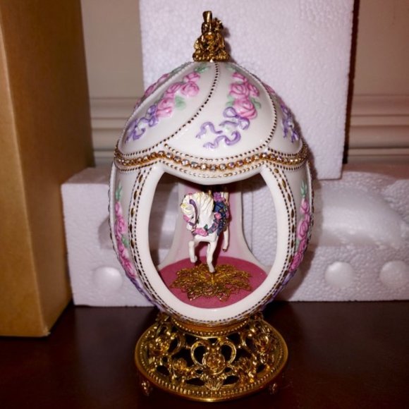 House of Faberge Franklin Mint Musical Carousel Egg NEW - Picture 3 of 12